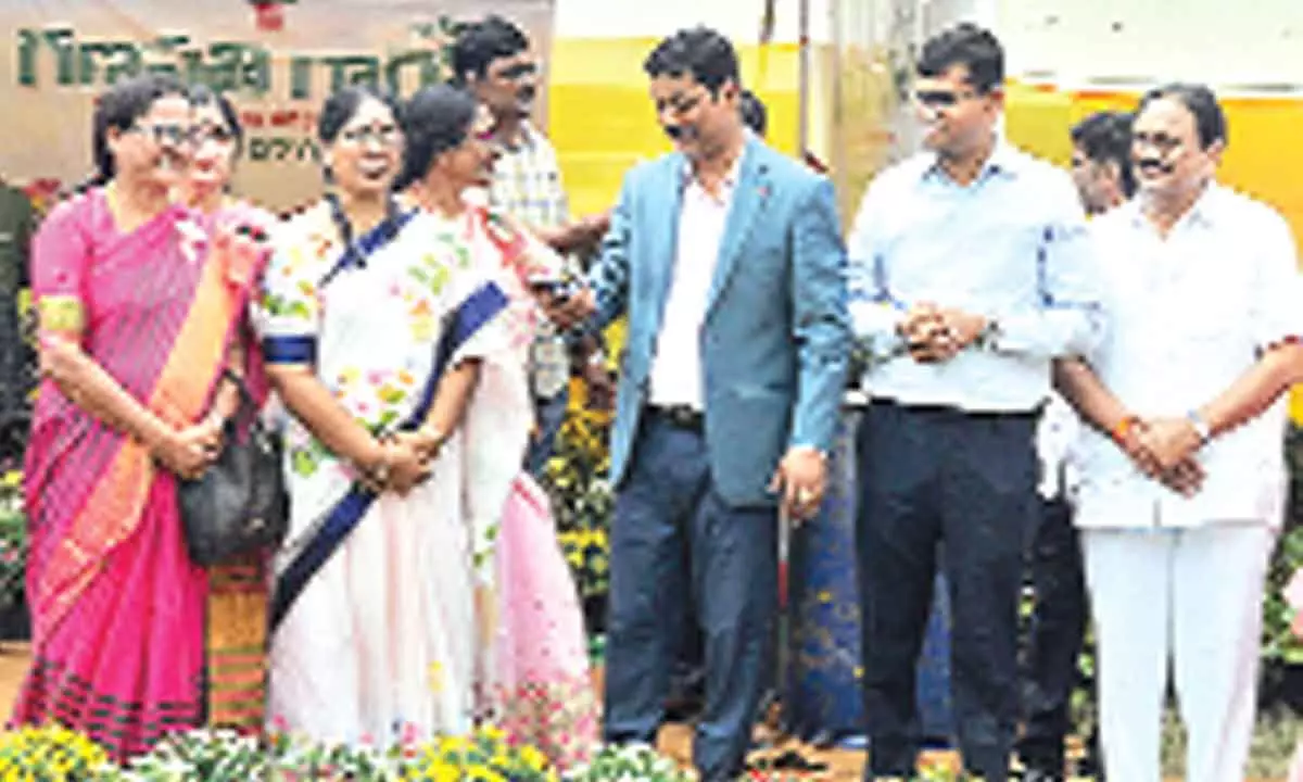 NTR District Collector S Dilli Rao and Municipal Commissioner Swapnil Dinkar Pundkar at the 6th State Agri Horticulture show at Siddhartha Hotel Management College grounds in Vijayawada on Thursday 	Photo: Ch Venkata Mastan