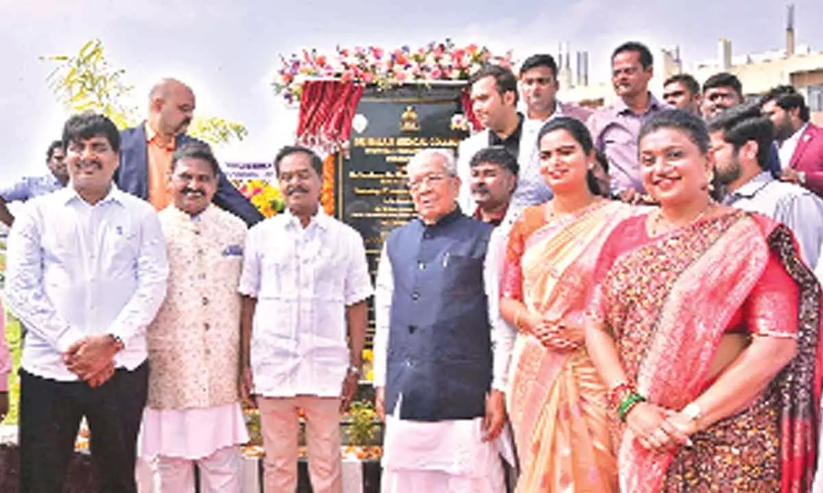 Governor Biswabhusan Harichandan inaugurating Sri Balaji Medical College, Hospital and Research Institute in Tirupati on Thursday. Deputy Chief Minister K Narayana Swamy, Ministers Rajani and Roja, MLA B Madhusudan Reddy and others are seen.