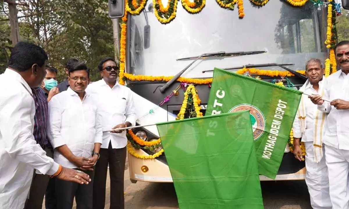 Transport Minister Puvvada Ajay Kumar flagging off the new super luxury TSRTC bus at Palvoncha bus stand on Thursday