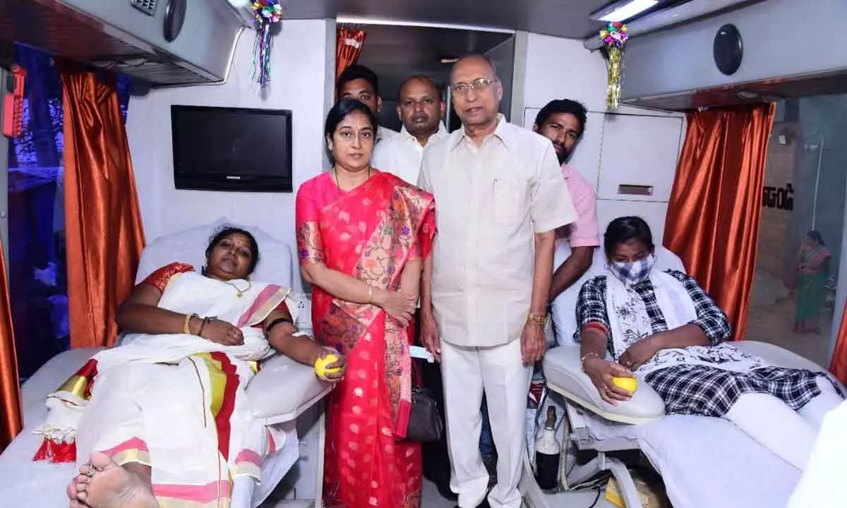 City-based RASS women members donating blood to mark its founder general secretary late Muniratnam’s 87th birth anniversary in Tirupati on Friday