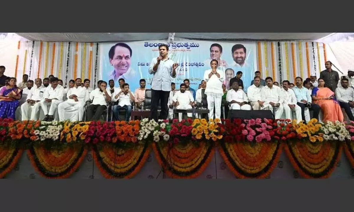 Allocate huge funds for weavers; KTR to Centre