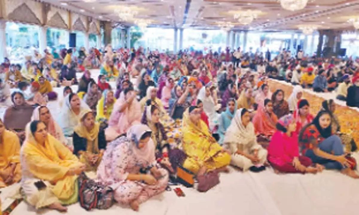 Sikhs celebrate Prakash Purab with religious fervour