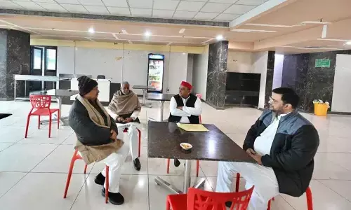 They can poison me: Akhilesh refuses tea offered by UP cops