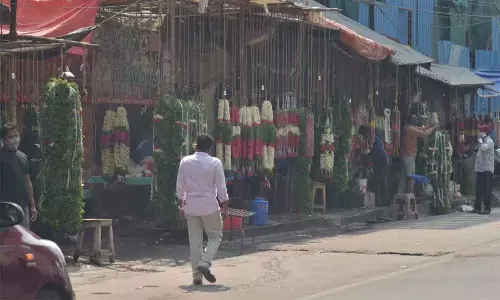 Hyderabad: My foot! No safe paths for pedestrians in city