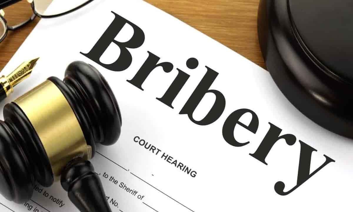 IndianAmerican admits to multimillion kickback, bribery scheme