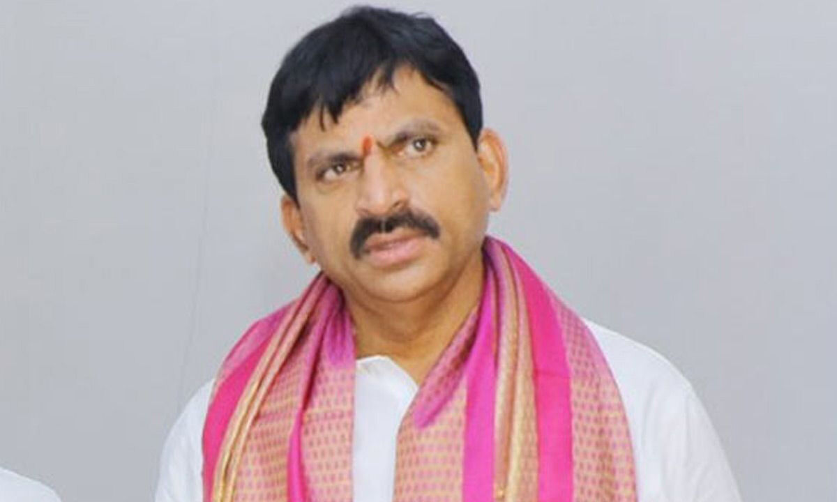 Ponguleti Srinivas Reddy Calls KCR 'cheater'