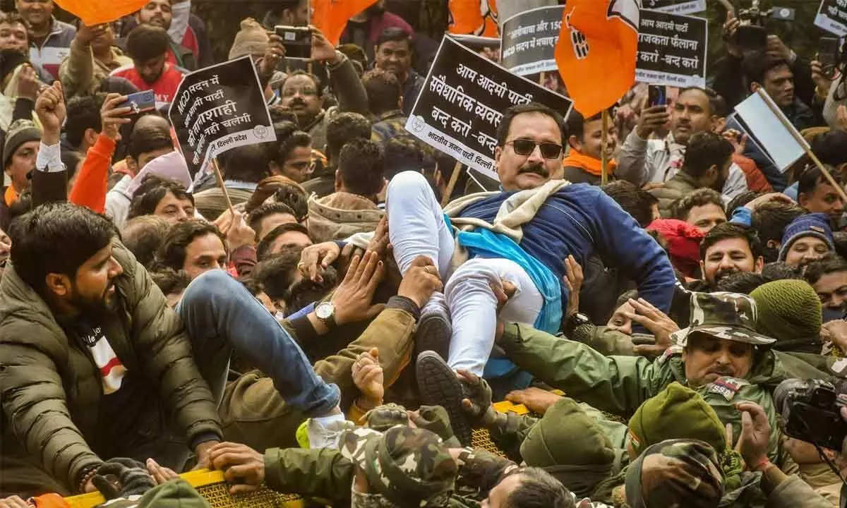 AAP protests outside BJP headquarters