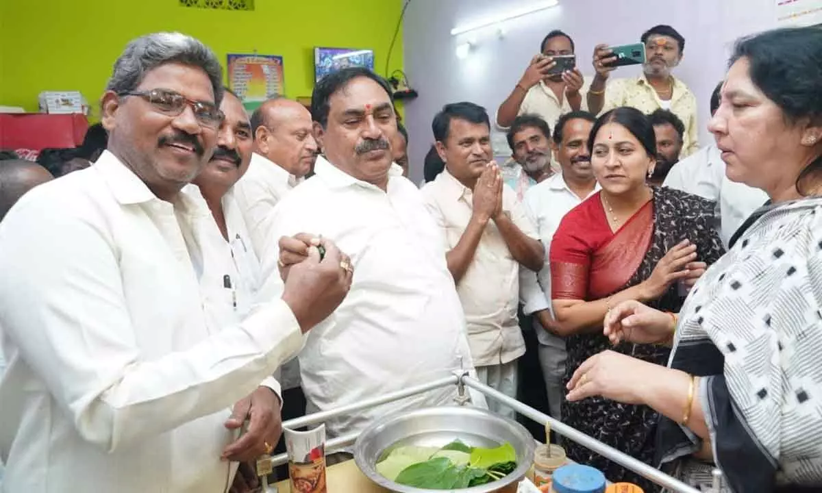 Minister for Panchayat Raj and Rural Development Errabelli Dayakar Rao, Minister for Tribal Welfare Satyavathi Rathod and MP Maloth Kavitha enjoy pan at Palakurthi in Jangaon district on Monday