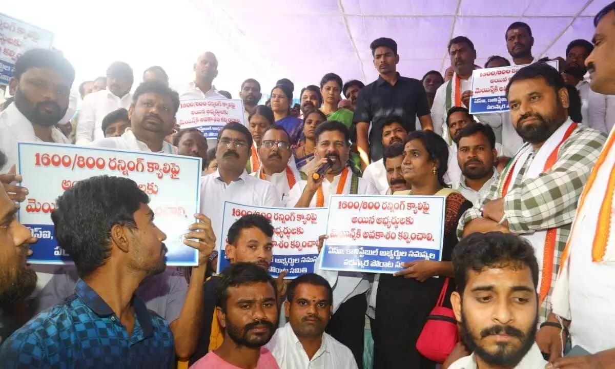 Congress dharna against delay in release of funds to panchayats