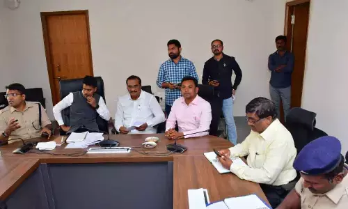 Pinapaka MLA Rega inspects works at new Collectorate