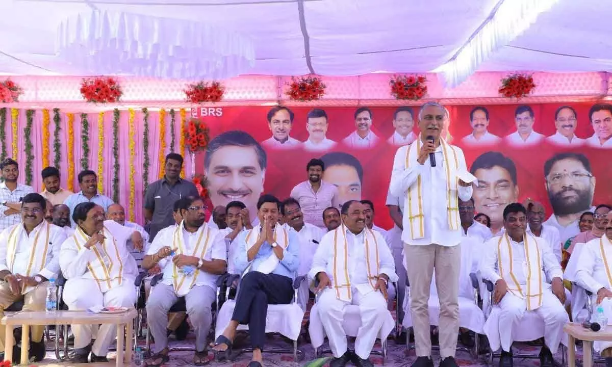 Finance and Health Minister Harish Rao speaking at the party preparation meeting for January 18 public meeting at Sathupalli in Khammmam on Saturday