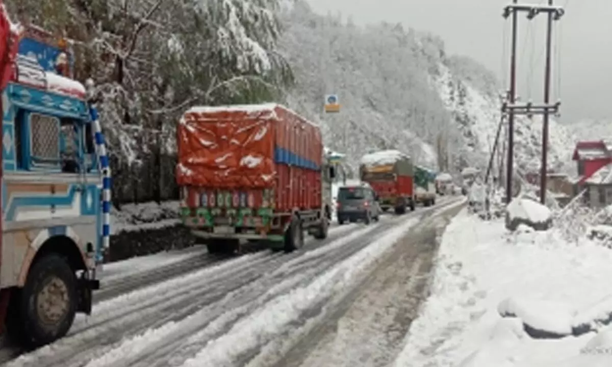 Jammu-Srinagar Highway remains blocked