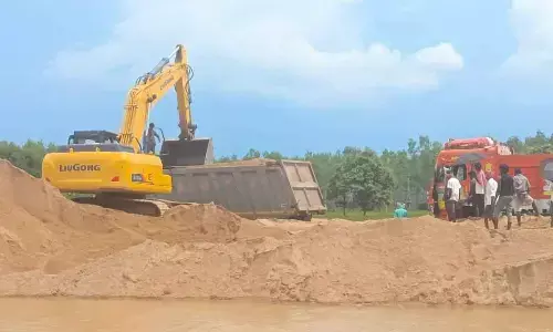 Adivasi bodies highlight sand mafia activities