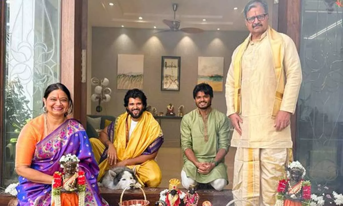 Vijay Devarakonda Celebrates The Pongal Festival With His Family And Extends His Wishes To Fans Through Social Media