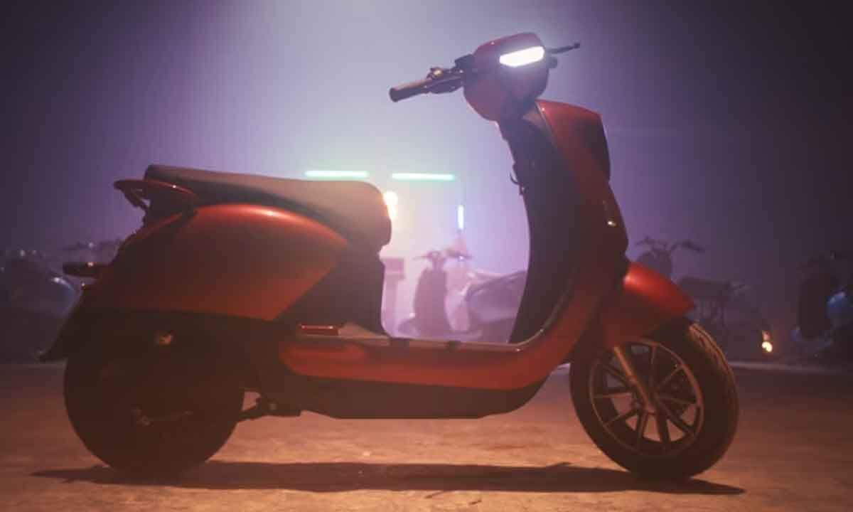 First Ever Self Balancing escooter, standout in Premier Indian