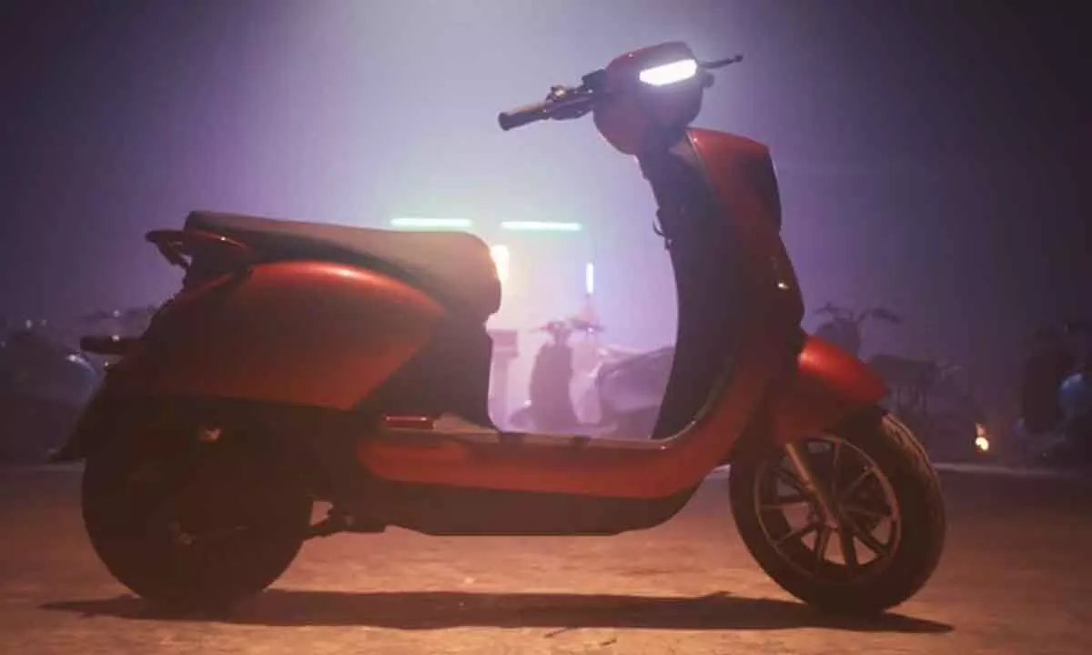 First Ever Self Balancing e-scooter, standout in Premier Indian Automobile Show