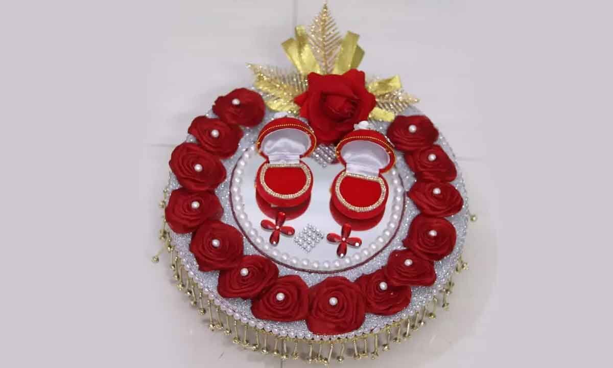 Buy Creative Handicraft Engagement Ring Platter,Ring Platter,Decorative Tray,Handmade  Rose Plate,Ring Ceremony,Rakhi Plate,nikkah Plate Mirror,New Designs (Wood)  Online at Low Prices in India - Amazon.in