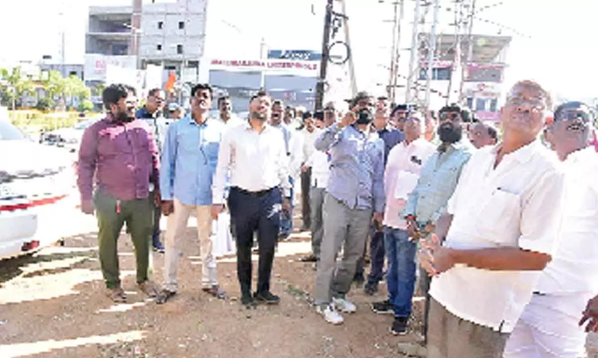 Officials told to pace up road widening & junction beautification