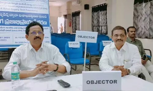 Transco SE Venkata Subbaiah addressing the media in Nellore on Tuesday