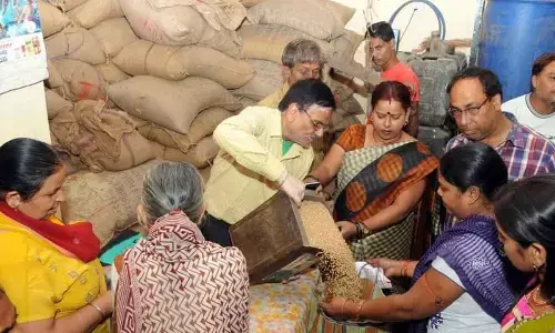 Activists, ration card applicants want PDS to be made universal