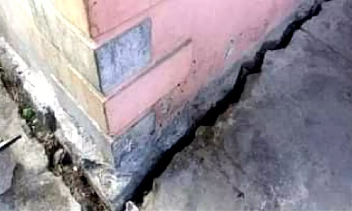 Joshimath crisis: Cracks develop in GMVN guest house