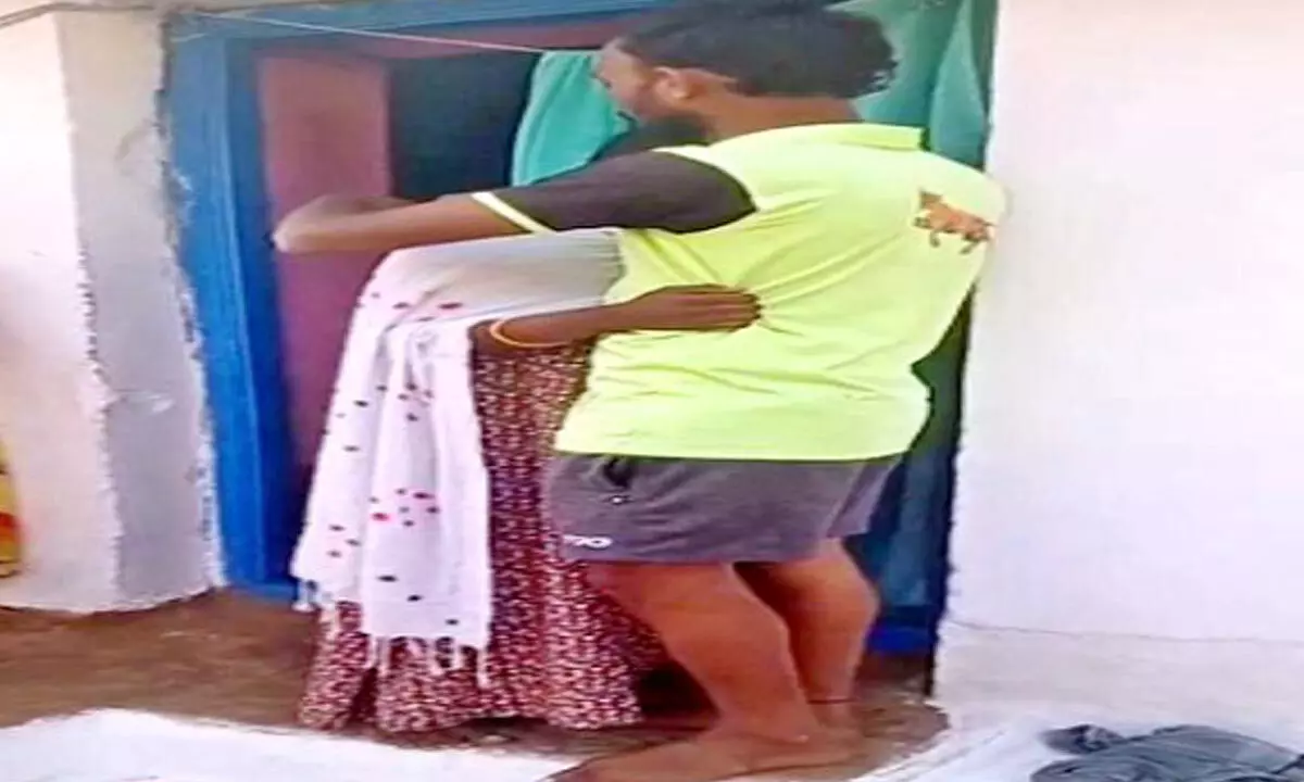 Young ties knot to a minor girl in Anantapur, child welfare officials take action
