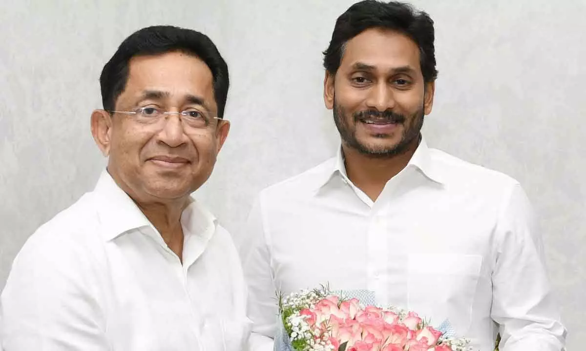 Joyalukkas Chairman and Managing Director Alukkas Varghese during a meeting with Chief Minister Y S Jagan Mohan Reddy at the latter’s camp office in Tadepalli on Friday