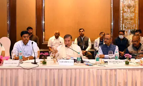 Parl panel on health meets State officials