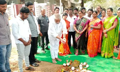 Top priority to laying of roads, development of parks: MLA