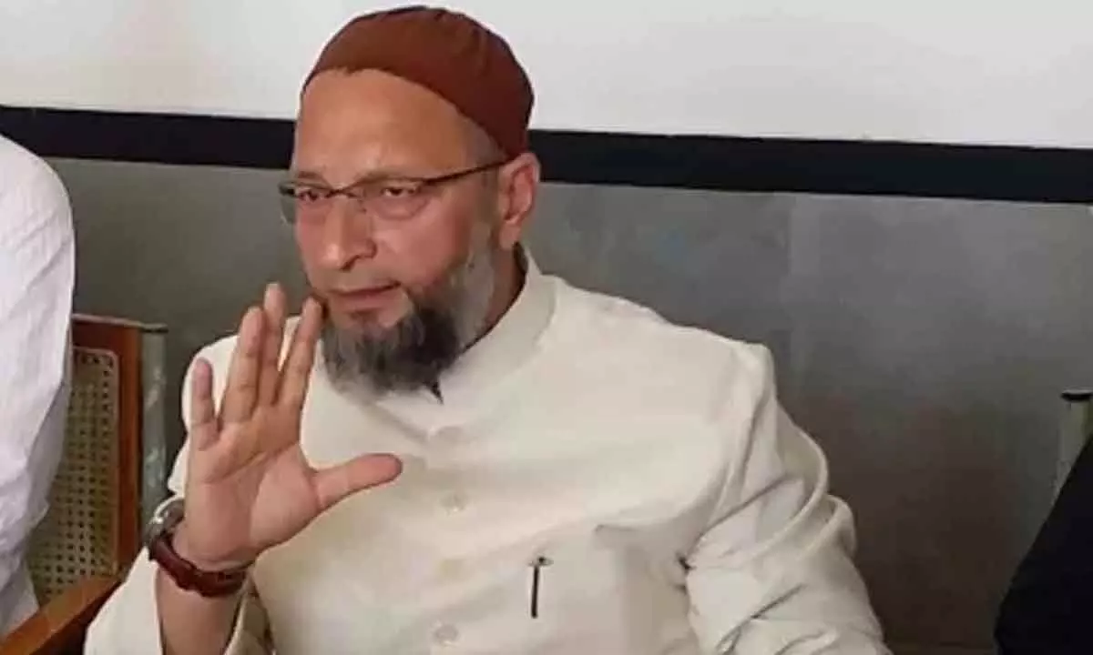 Owaisi wants Centre to ban movie on Godse
