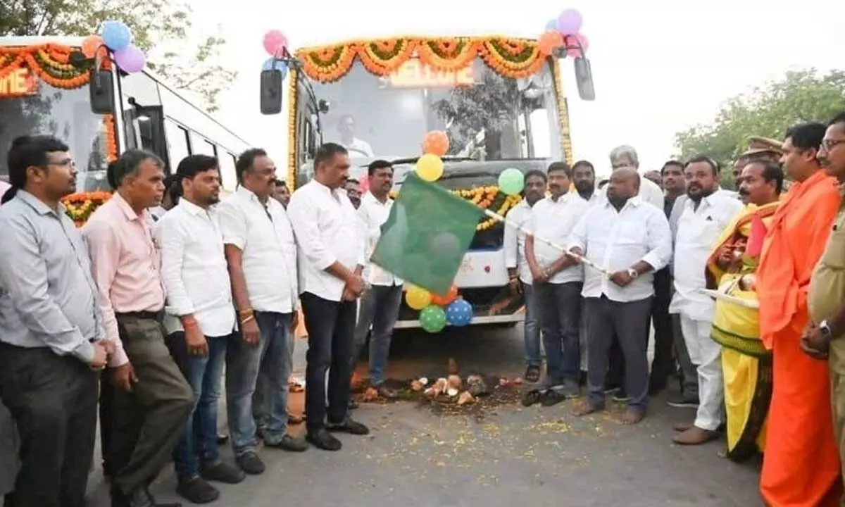 Minister Gangula Kamalakar launches new luxury buses