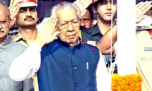 Governor Biswabhushan Harichandan hoists flag in Vijayawada