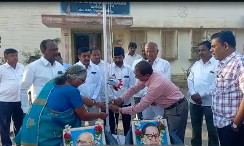 Clashes broke between MPP and Vice MPP over hoisting flag on Vikarabad