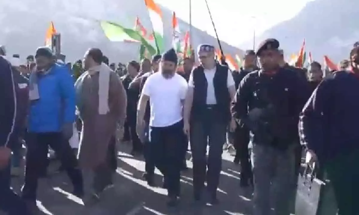 Bharat Jodo Yatra enters Kashmir