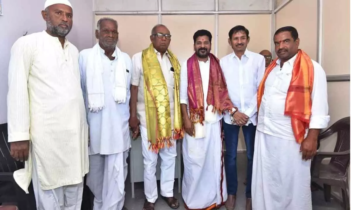 Kodangal former MLA Gurunath Reddy joins Congress in presence of Revanth