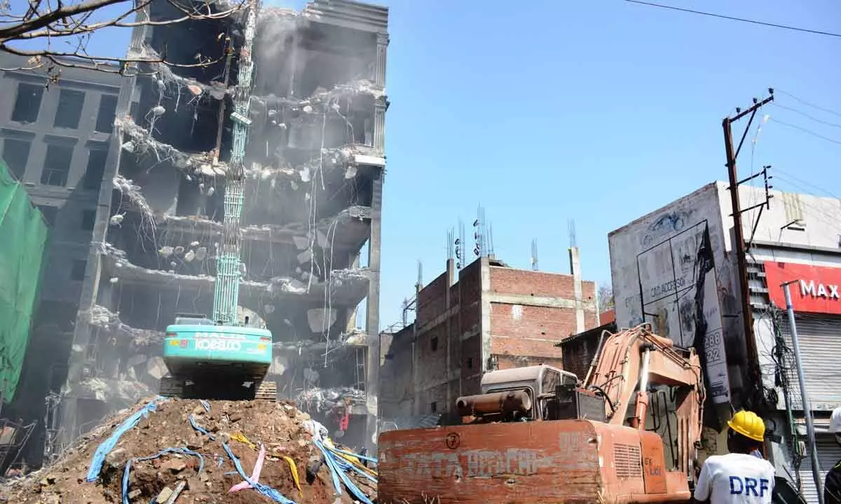 Secunderabad Inferno: Atlast, demolition of Deccan complex begins