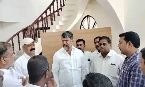 Jagtial: BRS councillors meet MLC L Ramana