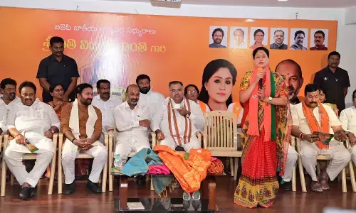 Telangana has gone into the wrong hands: Viajayashanti