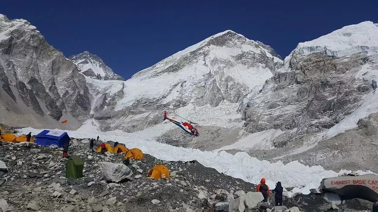 Nepal Plans to Attract More Indian Tourists to Everest by Helicopter