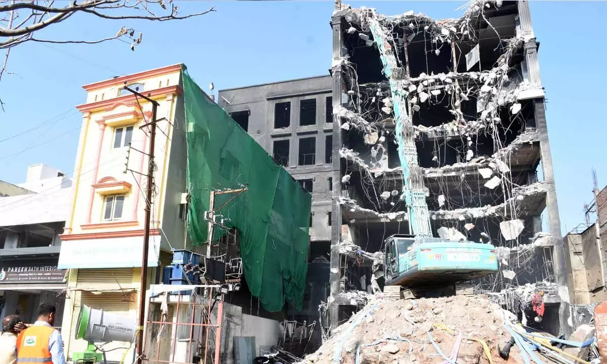 Secunderabad inferno: Deccan building demolition underway