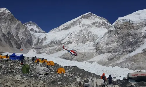 Nepal Plans to Attract More Indian Tourists to Everest by Helicopter
