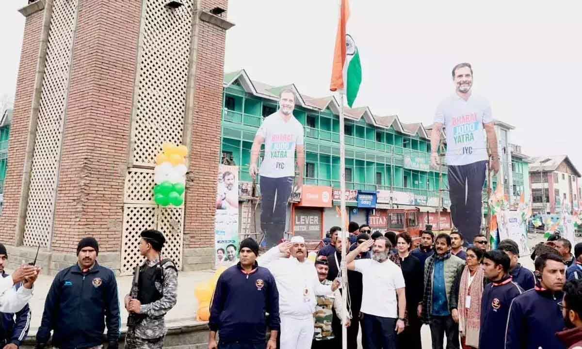 Rahul Gandhi Unfurls Tricolour At Srinagar's Lal Chowk