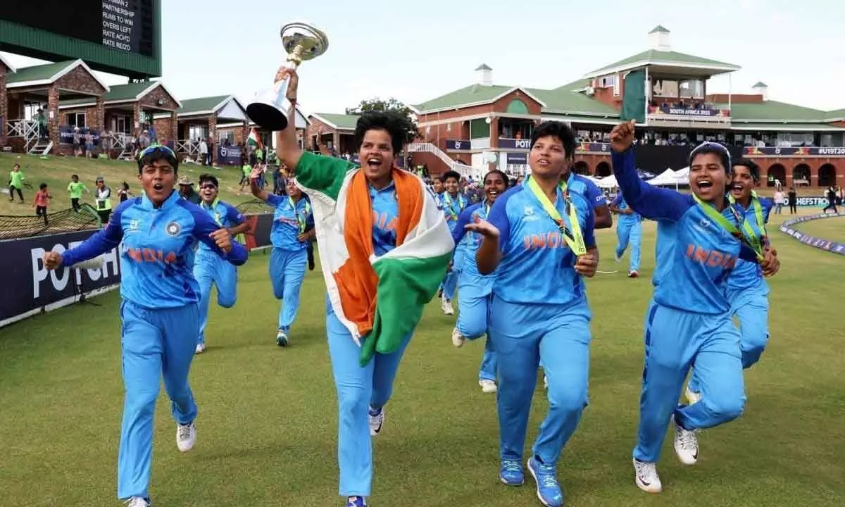 Soumya, Trisha lead India to title