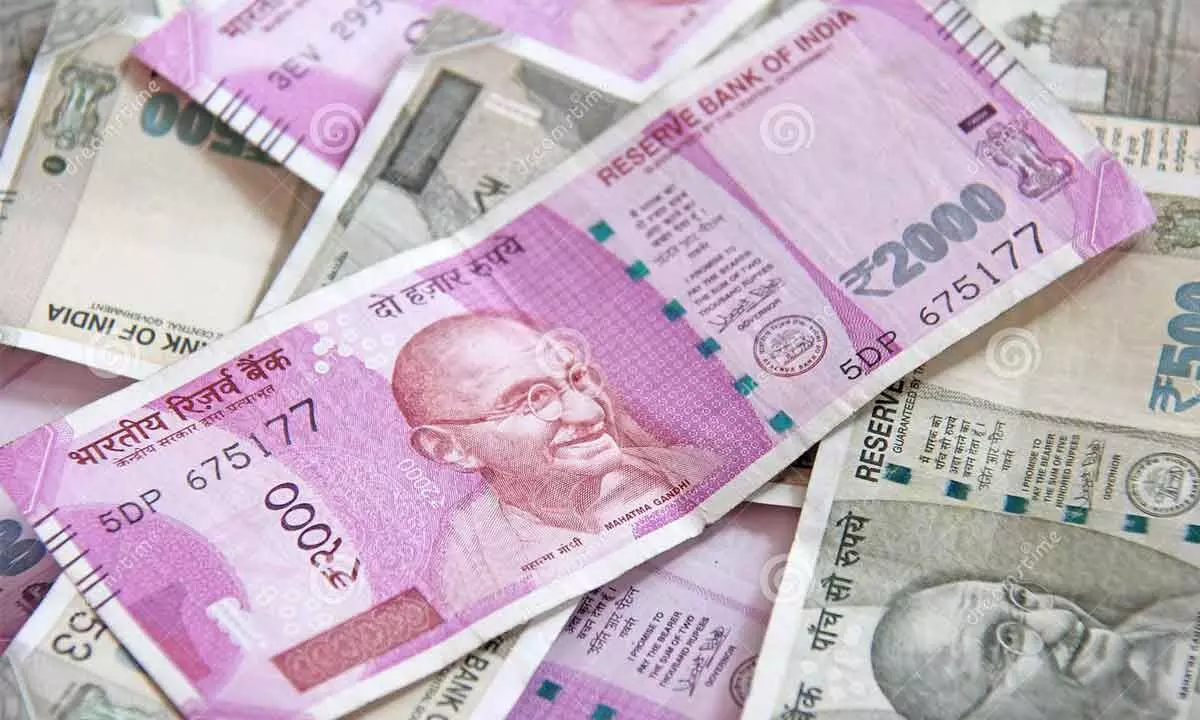 Rupee falls 10 paise to 81.69 against US dollar