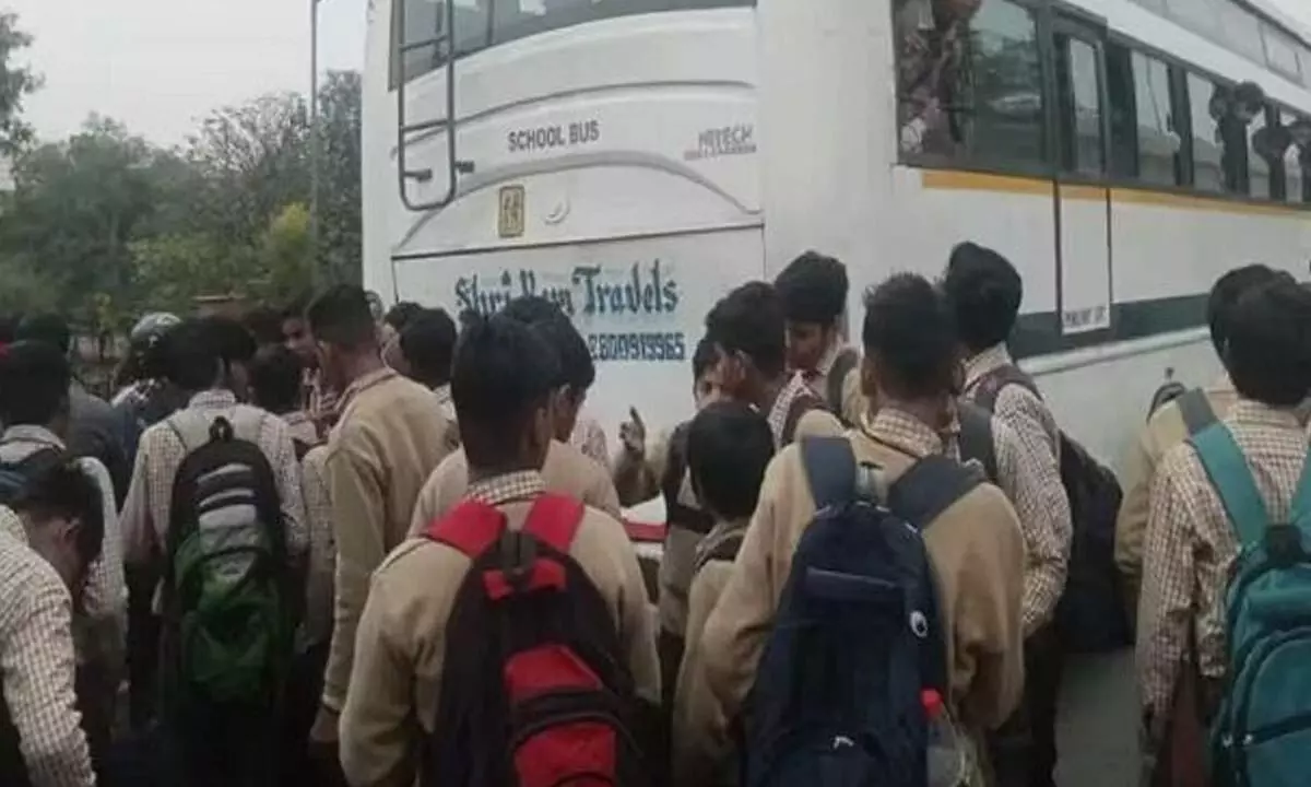 24 schoolchildren hurt in Delhi accident