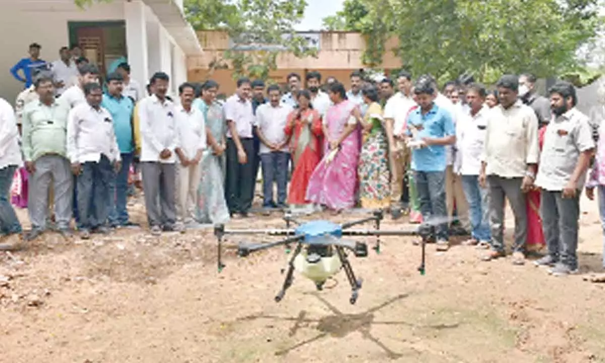 Kakinada MP Vanga Geetha and  City MLA Dwarampudi Chandrasekhar Reddy KMC commissioner K Ramesh launching the drone technology along with at Salipeta Girls’ High School in Kakinada on September 27, 2022      (File Photo)