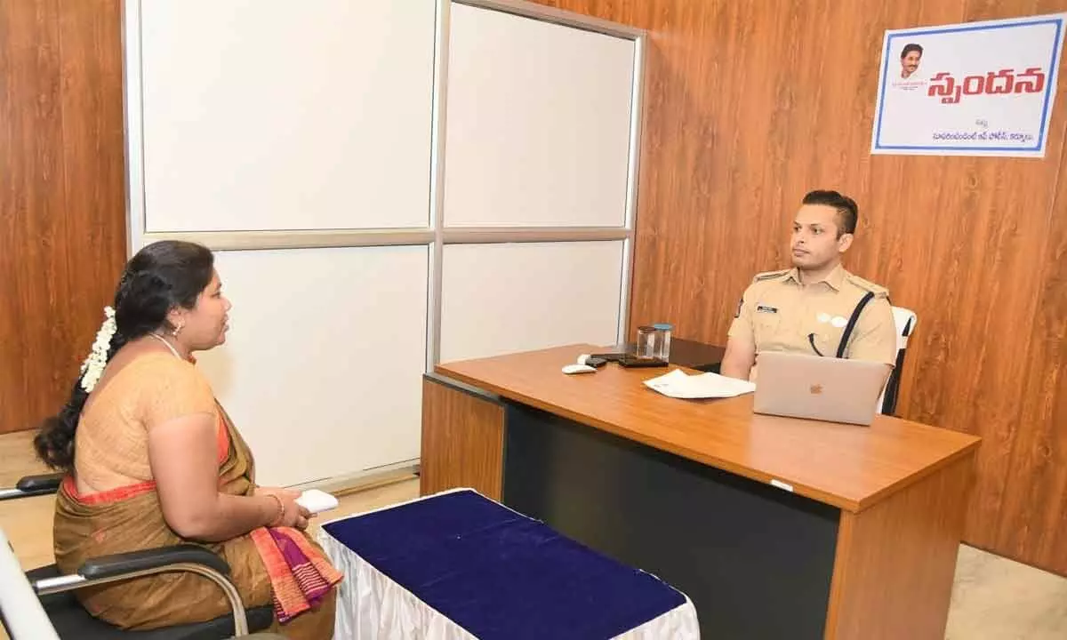 Superintendent of Police Siddarth Kaushal receiving complaints at Spandana programme at DPO in Kurnool on Monday