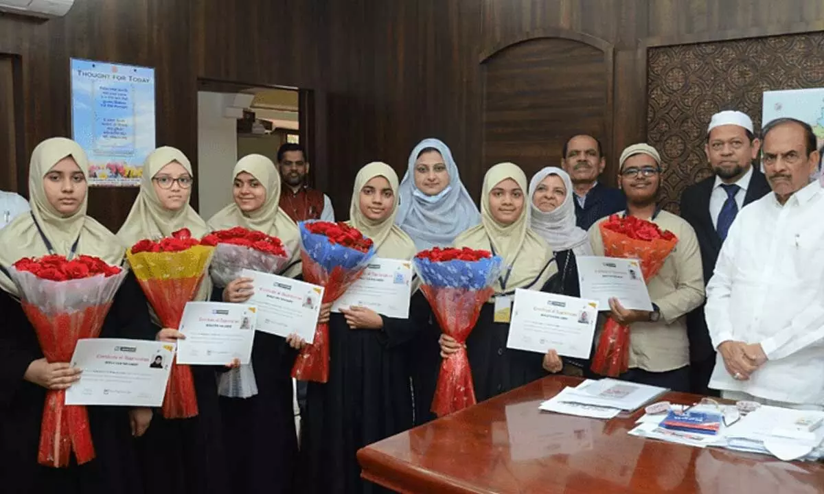 6 students selected for World Teen Parliament call on Home Minister