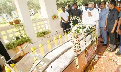 Thousands bid tearful farewell to Naba Das