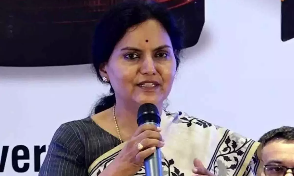 Chief Secretary Santhi Kumari